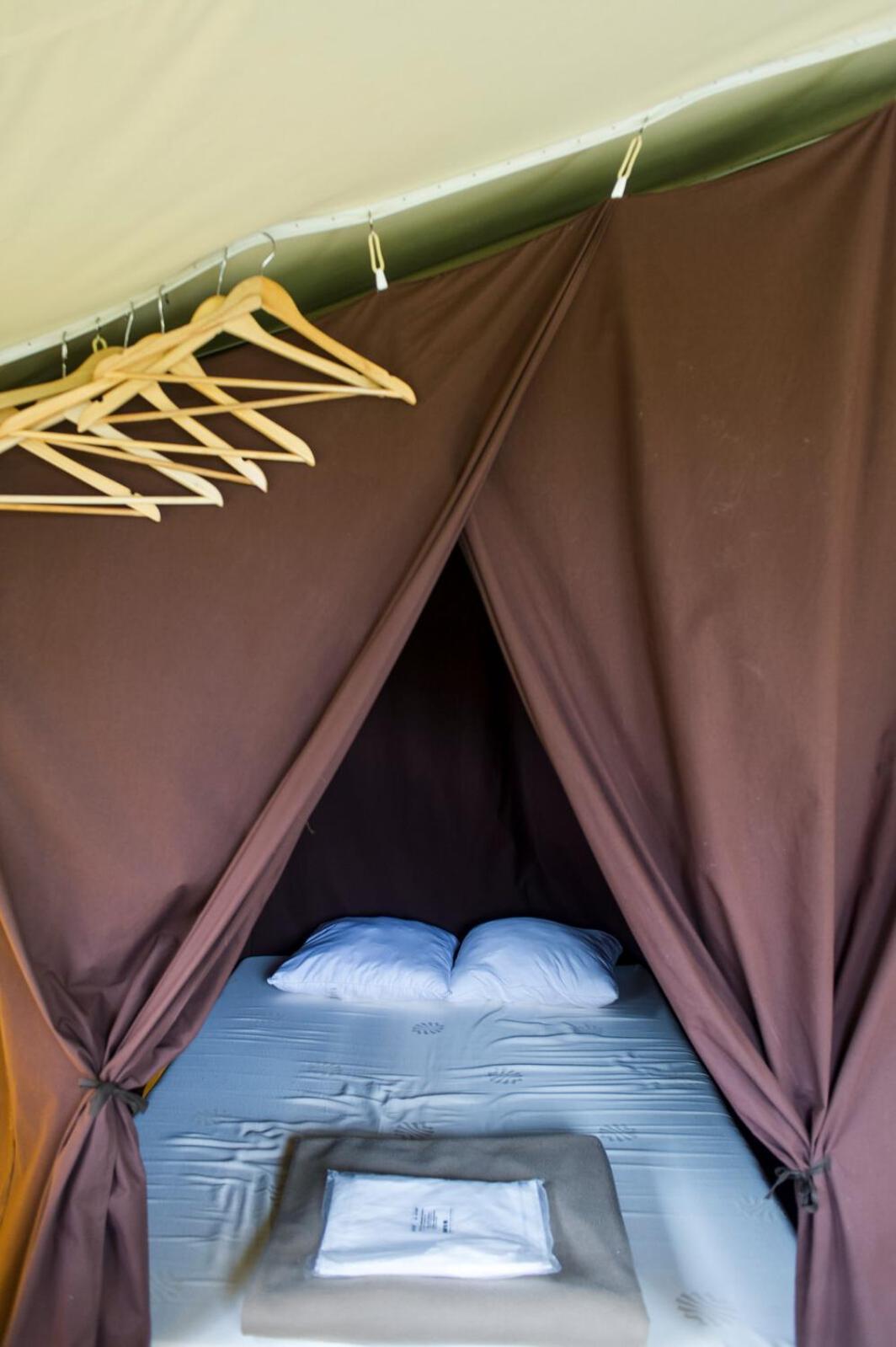 Huttopia La Plage Blanche Ounans Chambre photo